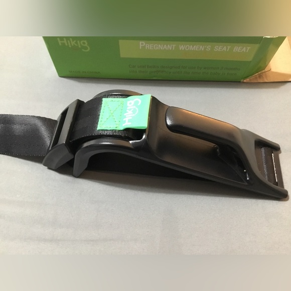 Seatbelt adjuster for pregnant belly - Picture 2 of 3